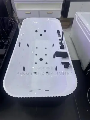Luxury Freestanding Acrylic Whirlpool Massage Bathtub