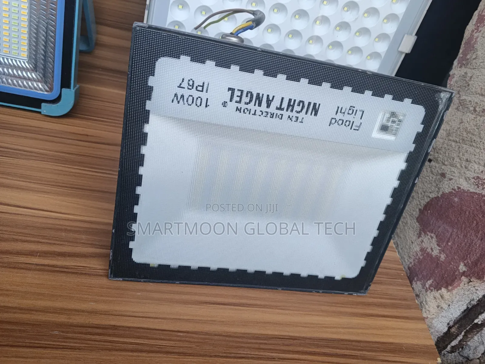 Adjustable Flood Light 100wt