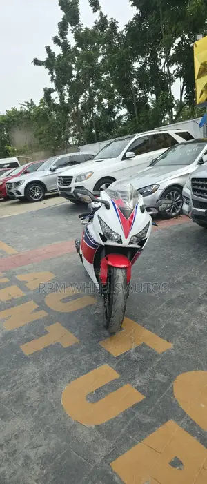 Honda CBR 2014 Red