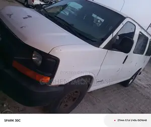 Chevrolet 3500 2005 White