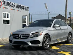 Mercedes-Benz C300 Luxury 4dr AWD 4Matic Sedan (2.0L 4cyl 7A) 2015 Gray