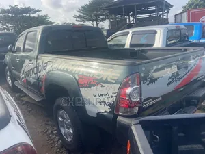 Toyota Tacoma Double Cab V6 Automatic 2010 Gray