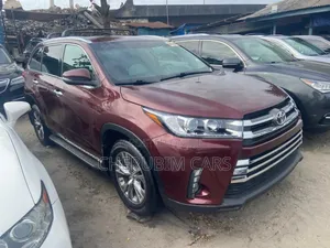 Toyota Highlander XLE 4dr SUV AWD (3.5L 6cyl 6A) 2015 Maroon