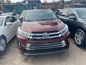 Toyota Highlander XLE 4dr SUV AWD (3.5L 6cyl 6A) 2015 Maroon