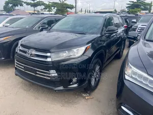 Toyota Highlander XLE 4x4 V6 (3.5L 6cyl 8A) 2017 Black