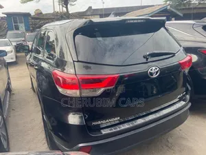 Toyota Highlander XLE 4x4 V6 (3.5L 6cyl 8A) 2017 Black
