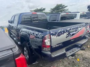 Toyota Tacoma Double Cab 4x4 4.0L V6 5-Speed Automatic 2013 Blue