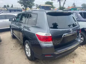 Toyota Highlander Limited 2012 Gray