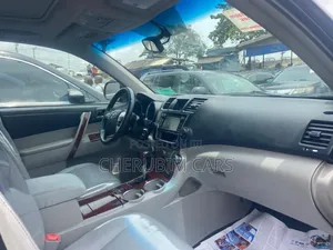Toyota Highlander Limited 2012 Blue