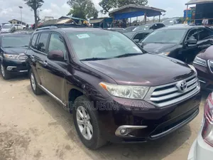 Toyota Highlander Limited 3.5l 4WD 2013 Maroon