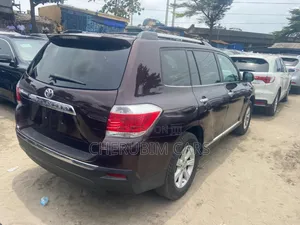 Toyota Highlander Limited 3.5l 4WD 2013 Maroon
