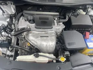 Toyota Camry LE 4dr Sedan (2.5L 4cyl 6A) 2013 Silver