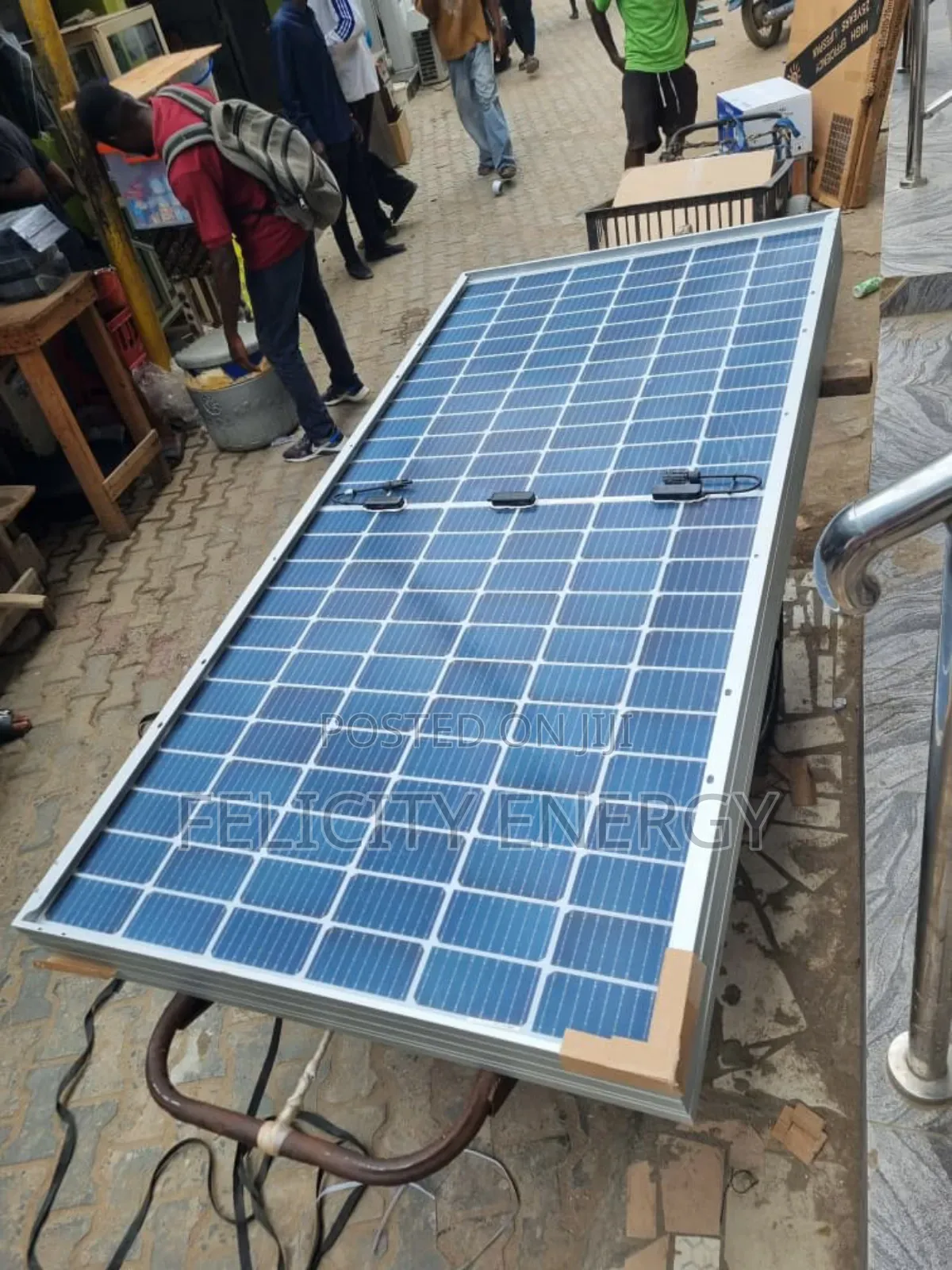 Jinko 700watt Bifacial Solar Panel 144 Cells Halfcut Mono