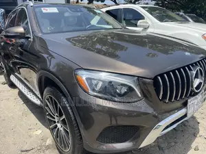 Mercedes-Benz GLC-Class 2018 Brown