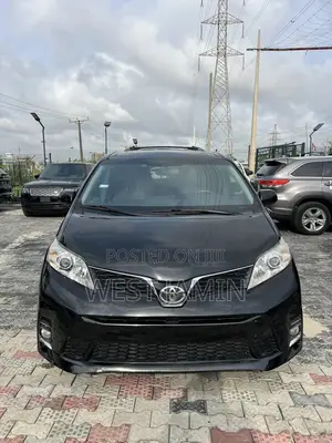 Toyota Sienna XLE 7 Passenger (3.5L 6cyl 6A) 2016 Black