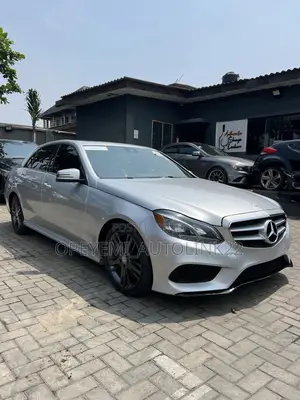 Mercedes-Benz E350 Base 4Matic Sedan AWD (3.5L 6cyl 7A) 2014 Silver