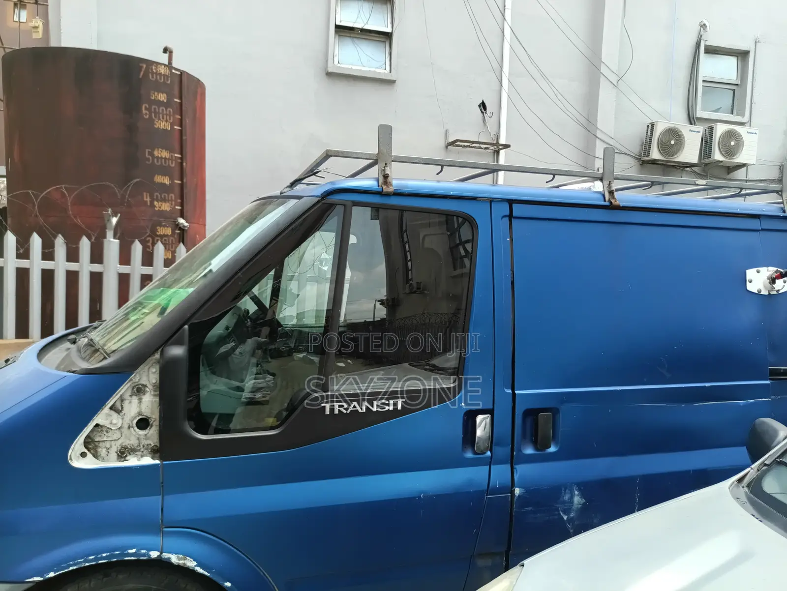 Ford Transit 2010 Blue