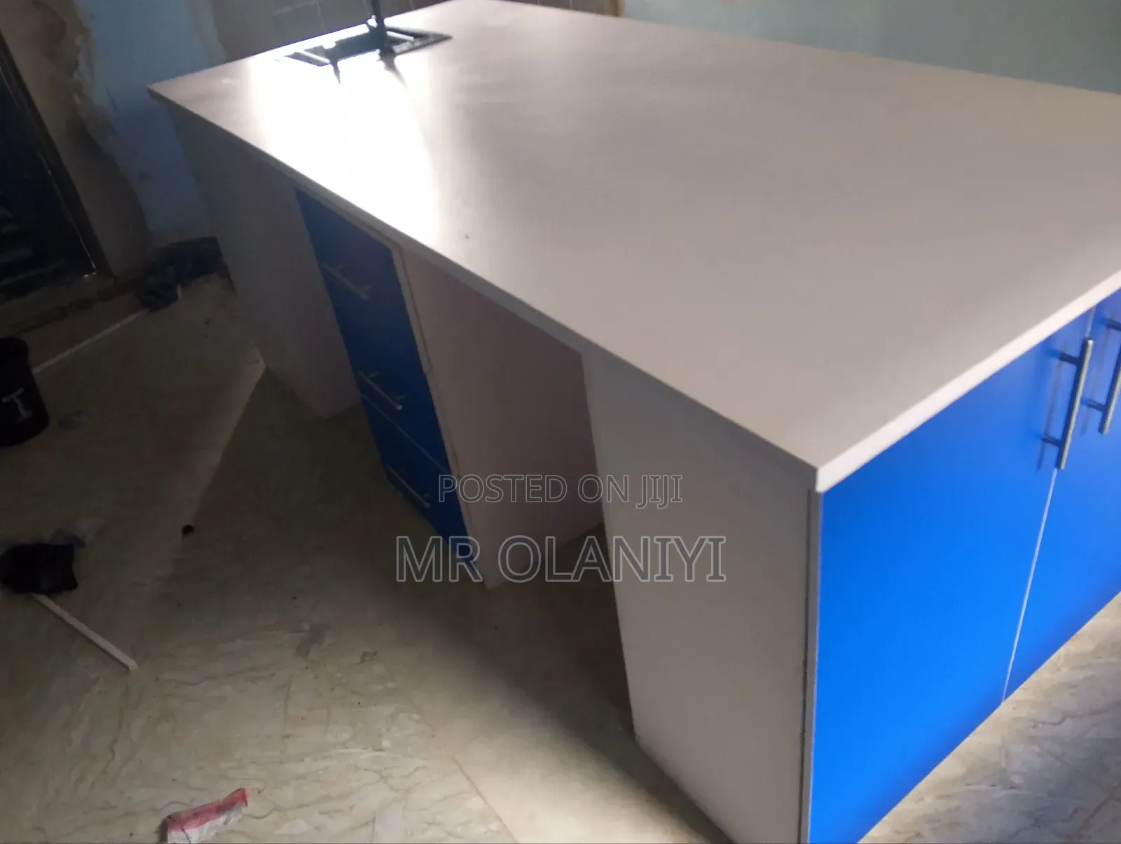 Laboratory Table
