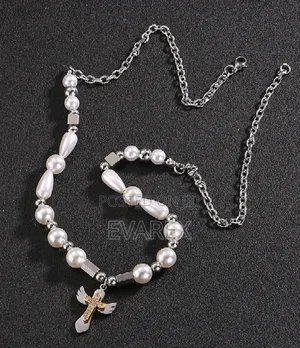 Crystal White Foreign Bid Necklace