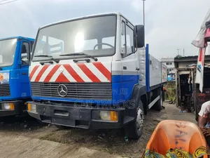 Mercedes Benz 10tons Pickup Truck