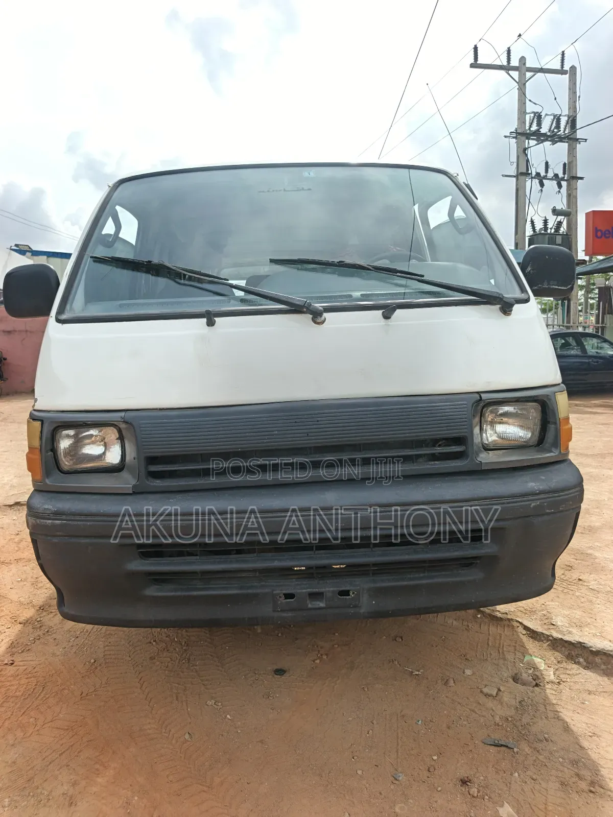 Toyota HiAce 2005 White