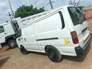 Toyota HiAce 2005 White