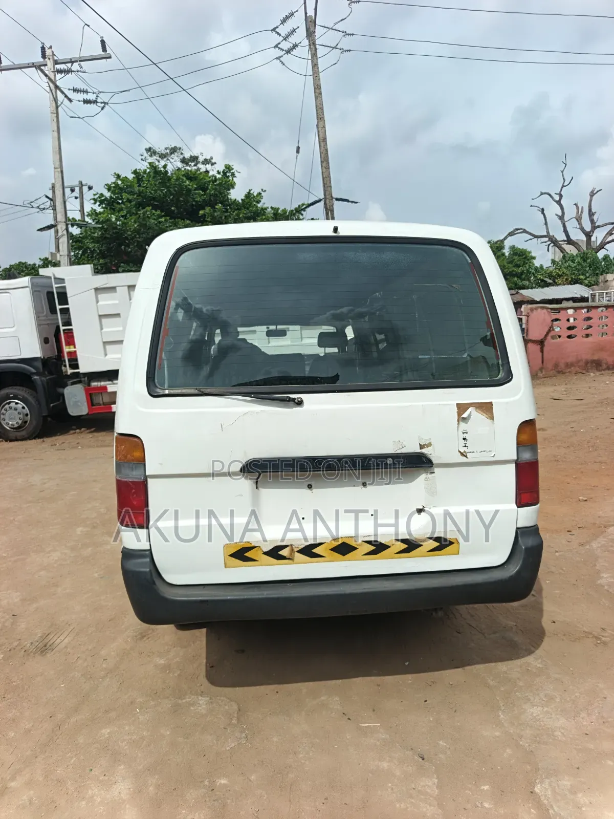 Toyota HiAce 2005 White