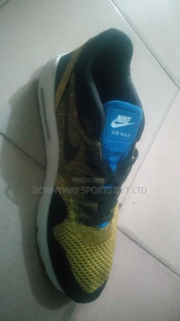 Jugging Sports Canvas