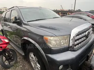 Toyota Sequoia Limited 4dr SUV (5.7L 8cyl 6A) 2010 Black