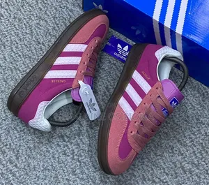 Addidas Sneakers