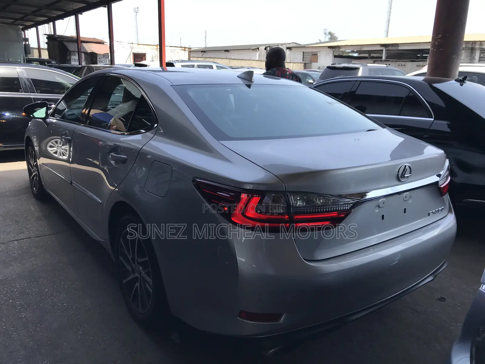 Lexus ES 2017 Silver