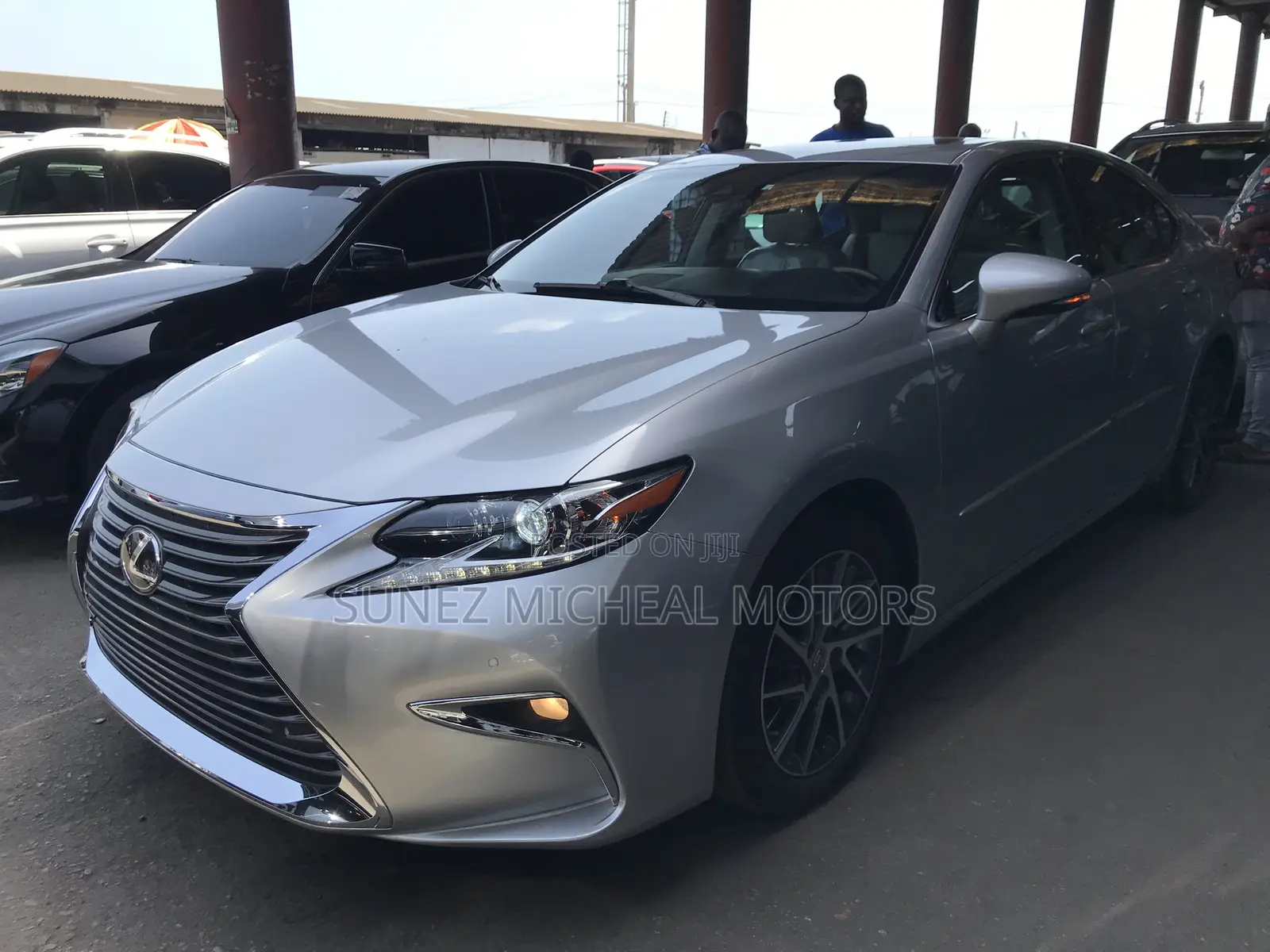 Lexus ES 2017 Silver