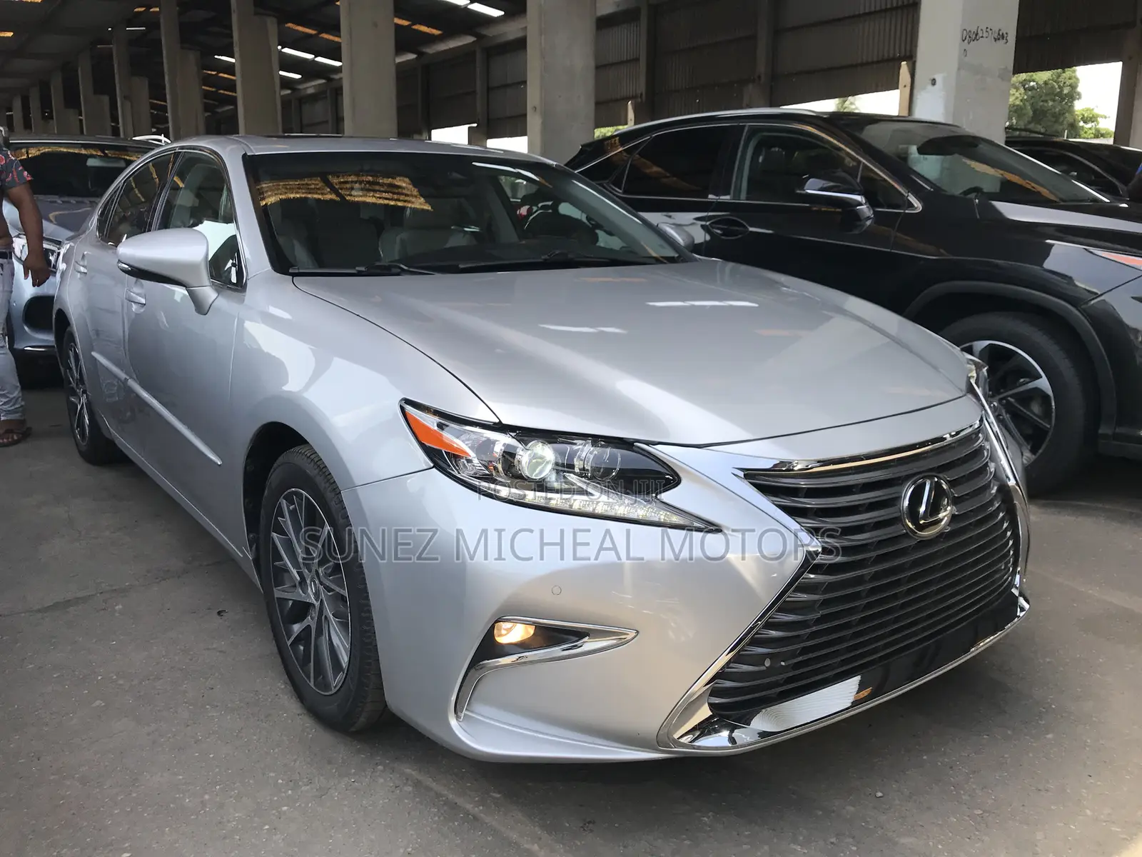 Lexus ES 2017 Silver