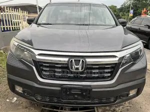 Honda Ridgeline RT AWD Crew Cab 125.2 in. WB 2017 Gray