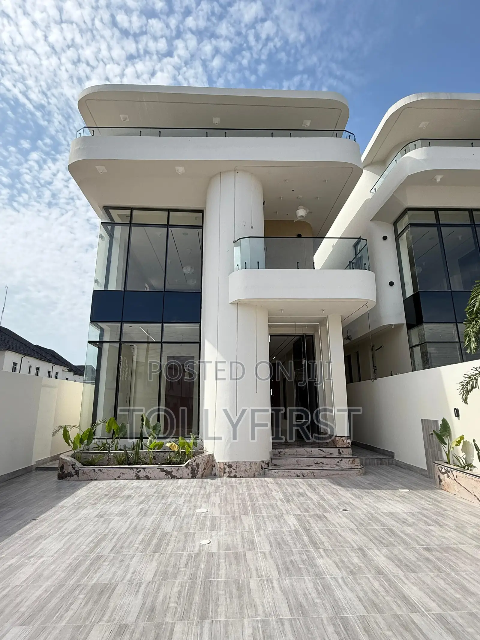 5 Bedroom Fully Detached Duplex