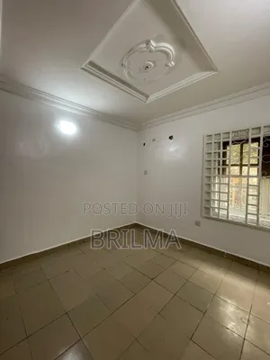 3bdrm Block of Flats in Zone 3 / Wuse for rent