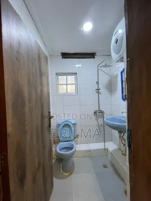 3bdrm Block of Flats in Zone 3 / Wuse for rent