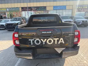 Toyota Hilux 2025 Black
