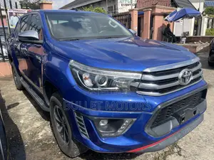 Toyota Hilux Rugged X 4x4 2018 Blue