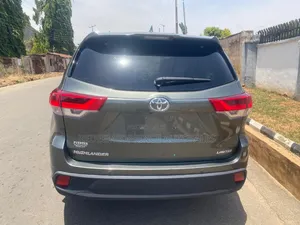 Toyota Highlander Limited 4dr SUV (3.5L 6cyl 6A) 2015 Green