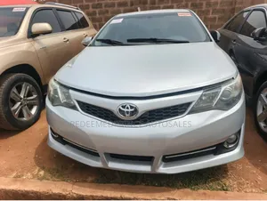 Toyota Camry SE 4dr Sedan (2.5L 4cyl 6A) 2012 Silver
