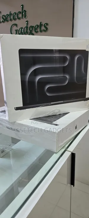 New Laptop Apple MacBook Pro 2025 M5 14-inch 16GB Apple M5 SSD 512GB