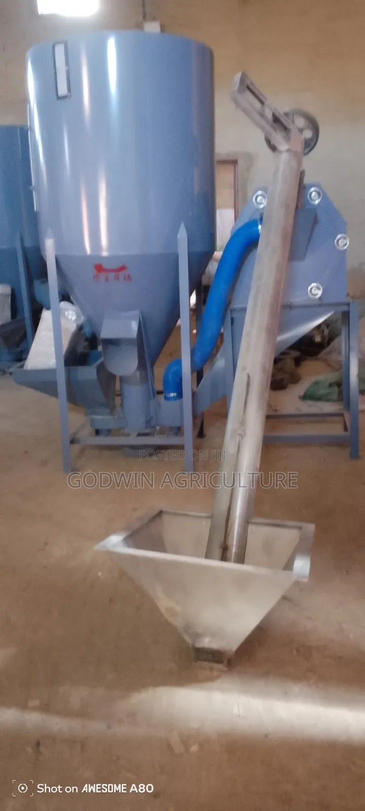 Feed Crusher, Mixer With Conveyor (Milling Machine)