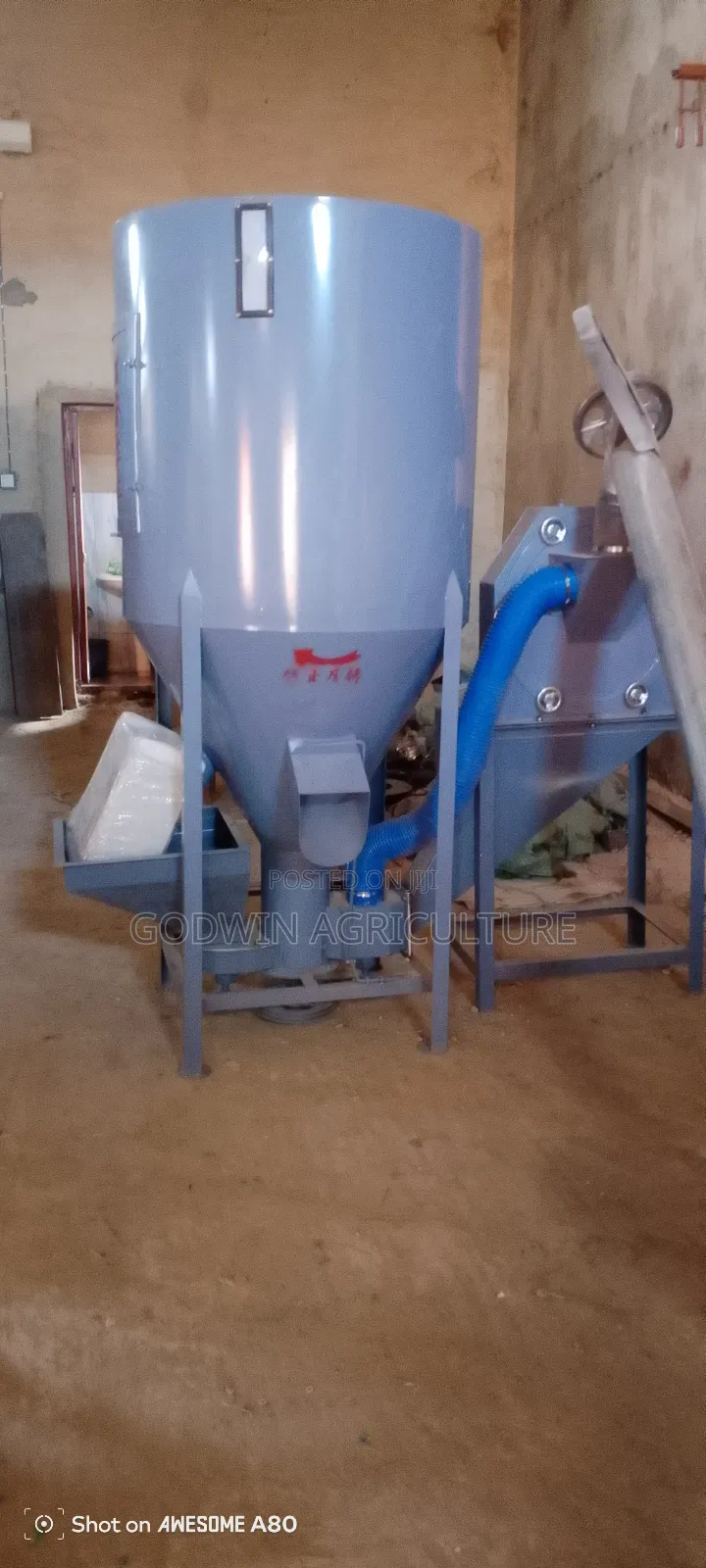 Feed Crusher, Mixer With Conveyor (Milling Machine)