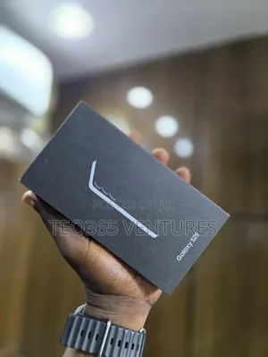 New Samsung Galaxy S25 256 GB Silver