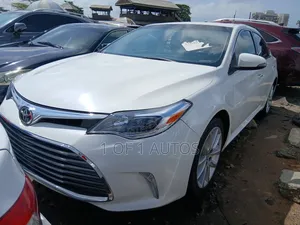 Toyota Avalon Limited 4dr Sedan (3.5L 6cyl 6A) 2014 White
