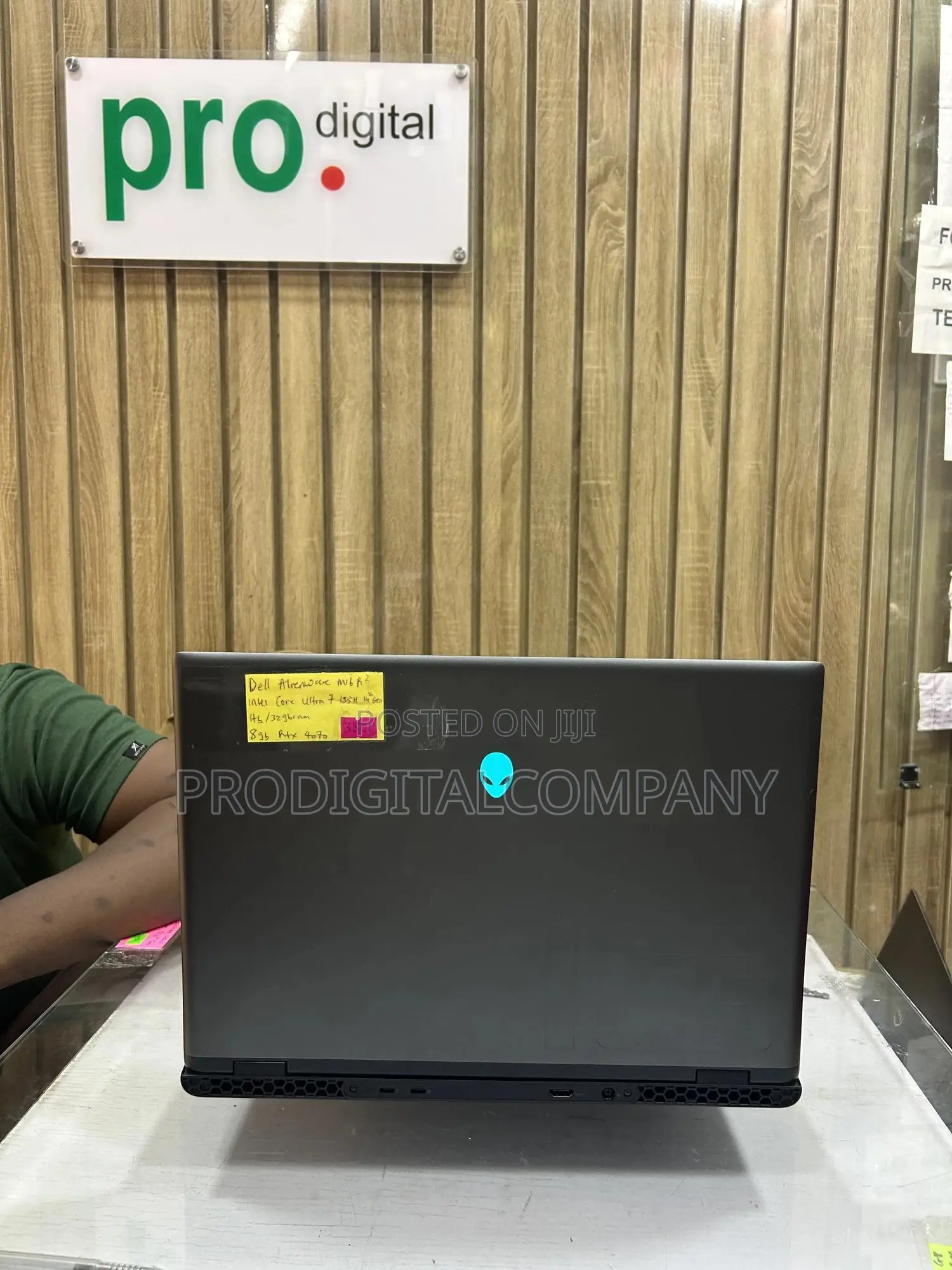 Laptop Dell Alienware M16 R2 32GB Intel Core Ultra 7 SSD 1T