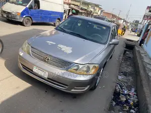 Toyota Avalon 2002 Gold