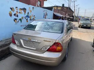 Toyota Avalon 2002 Gold