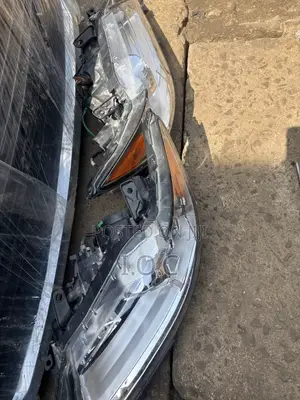 Tokunbo Headlamp For Lexus Es 350 2014-2015 Available